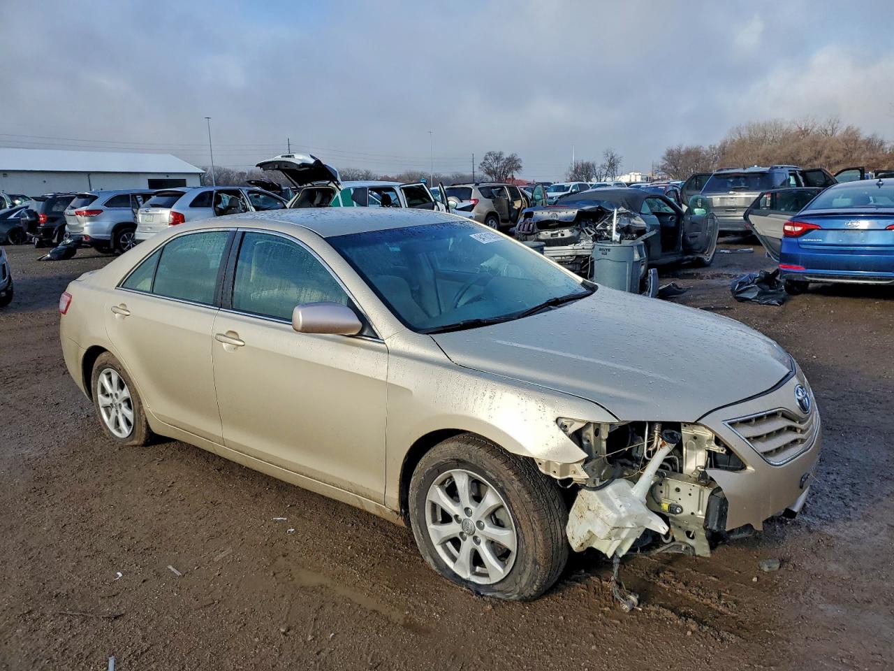 2011 TOYOTA CAMRY photo 7