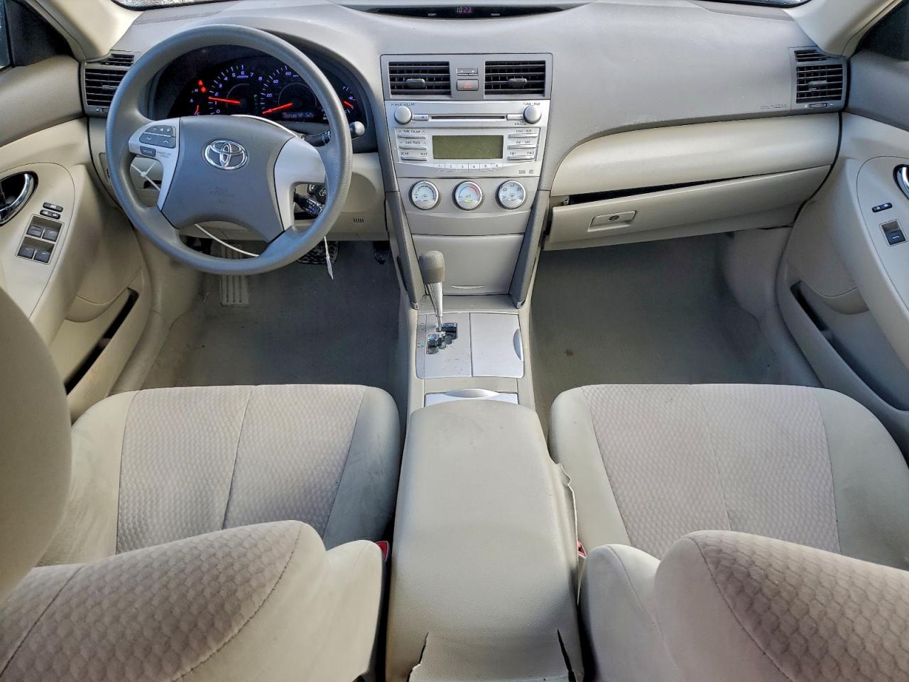 2011 TOYOTA CAMRY photo 15