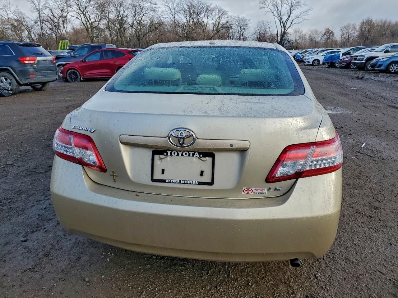 2011 TOYOTA CAMRY photo 11
