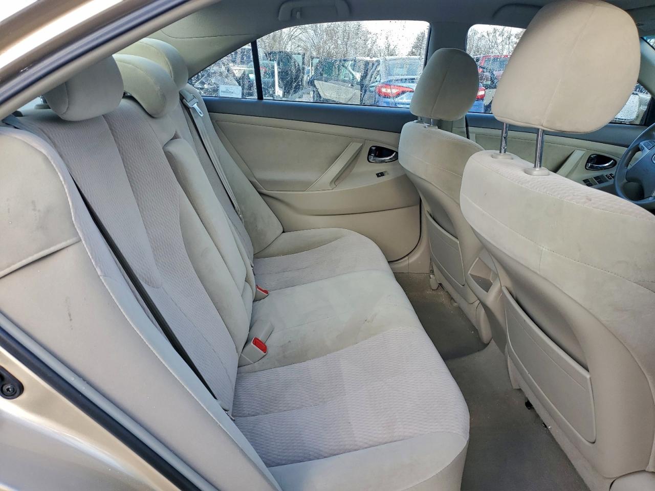 2011 TOYOTA CAMRY photo 19