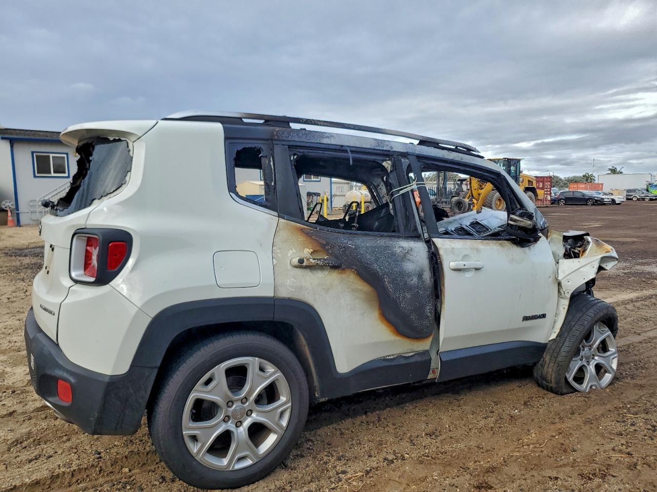 2017 JEEP RENEGADE LIMITED photo 5