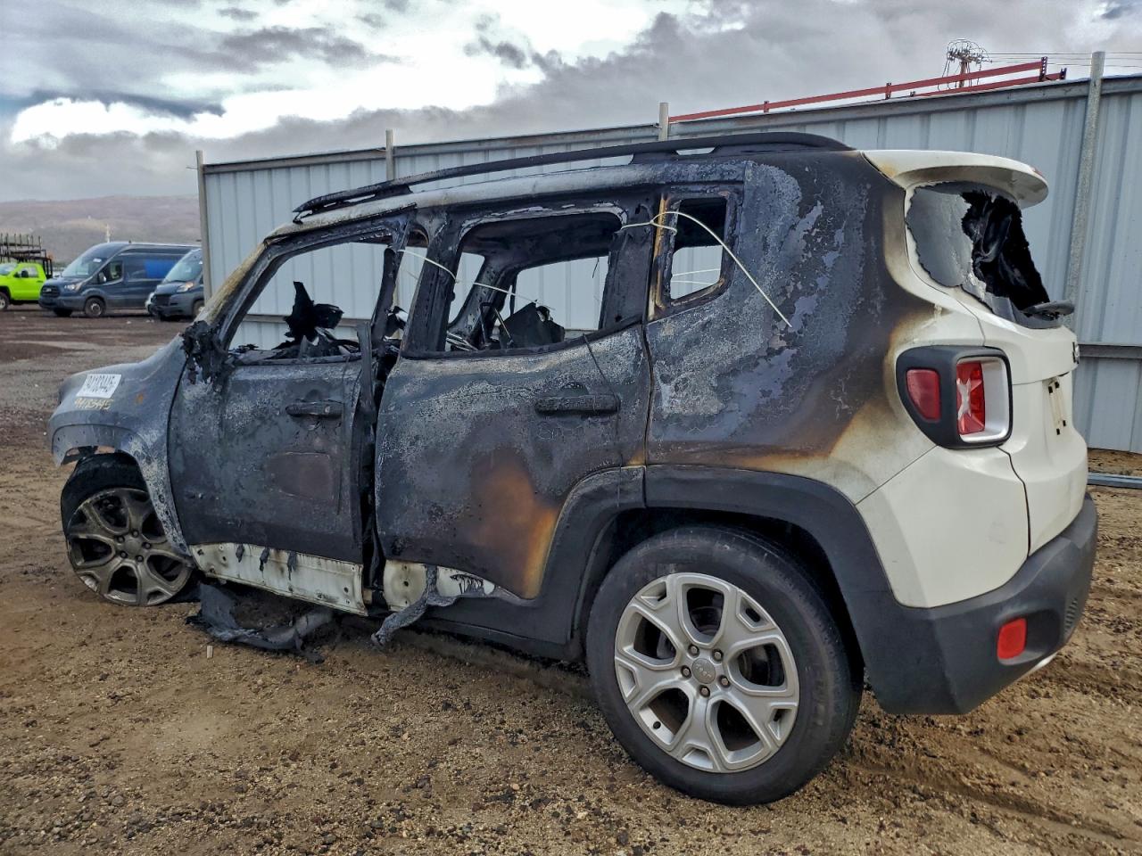 2017 JEEP RENEGADE LIMITED photo 3