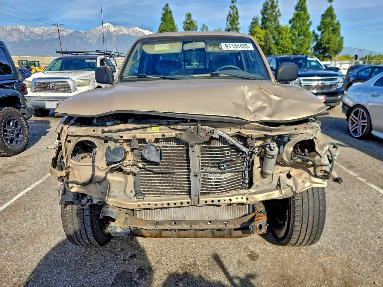2002 TOYOTA TACOMA photo 9