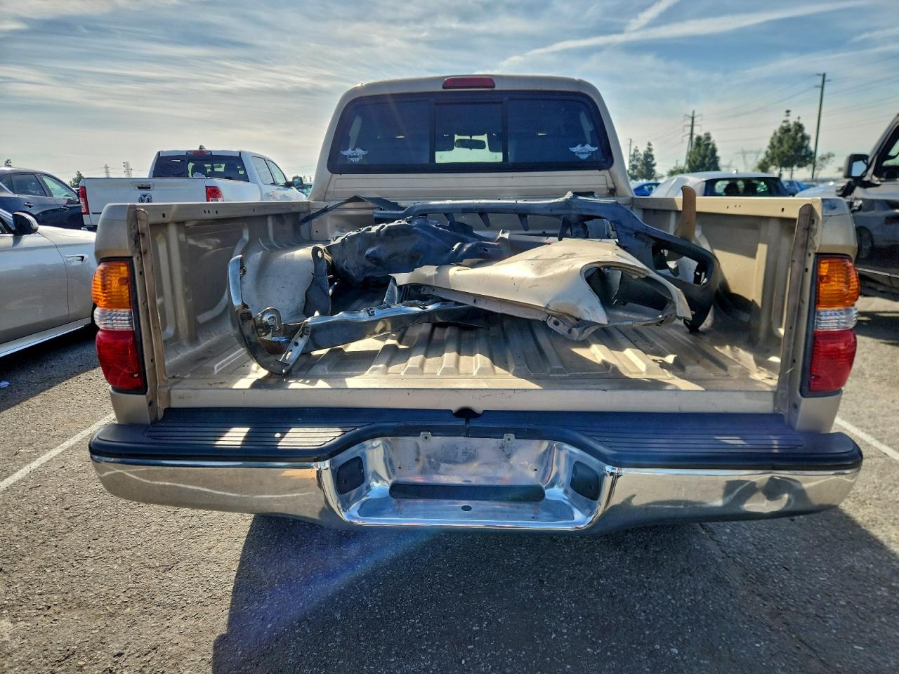 2002 TOYOTA TACOMA photo 11