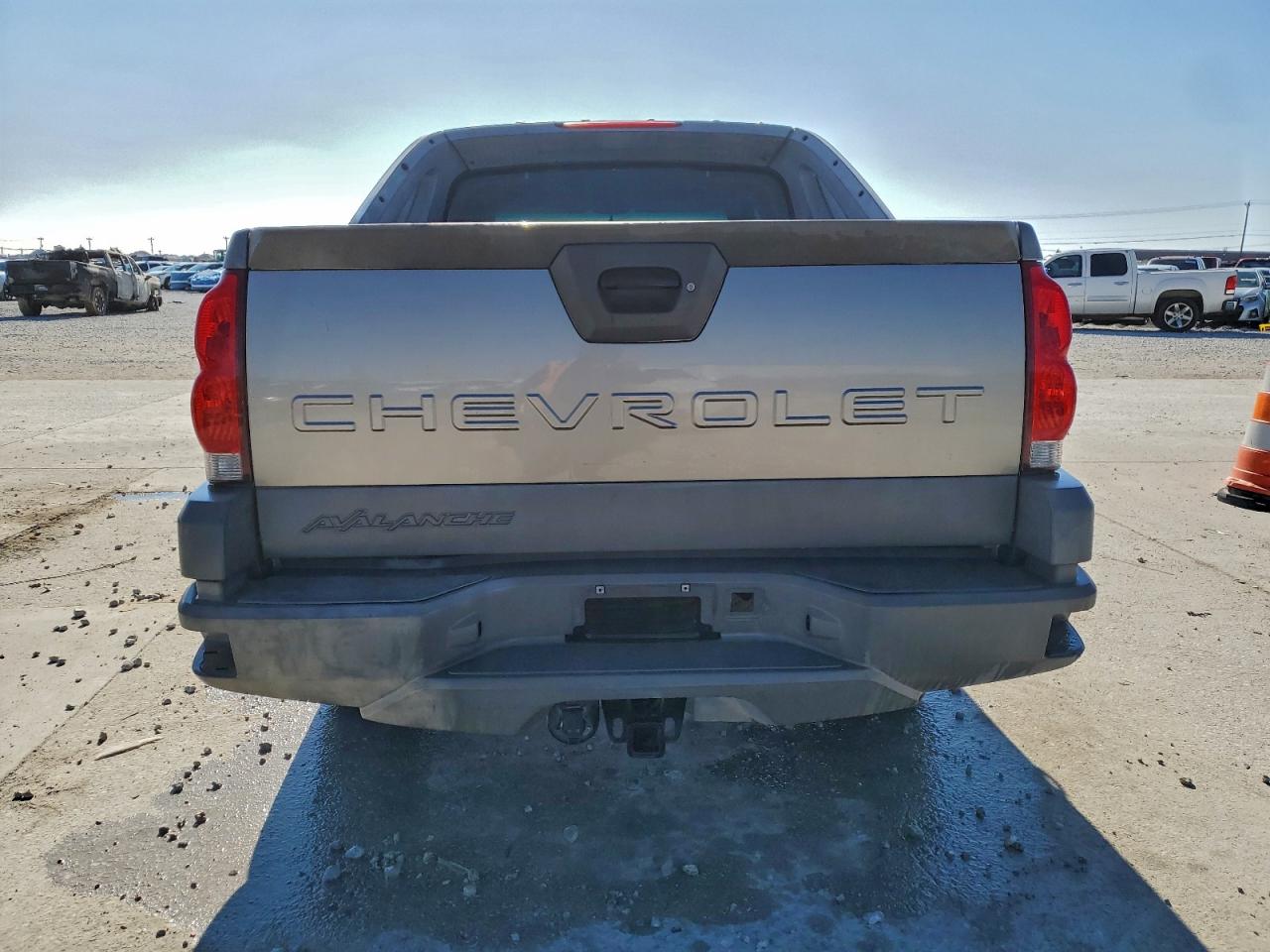 2002 CHEVROLET AVALANCHE C1500 photo 6