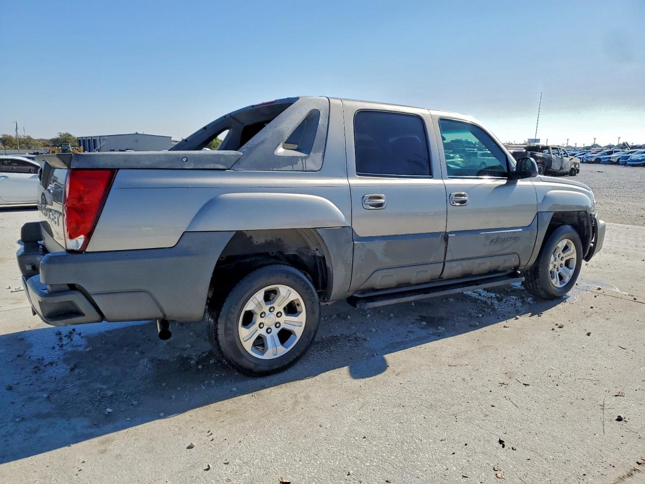 2002 CHEVROLET AVALANCHE C1500 photo 3