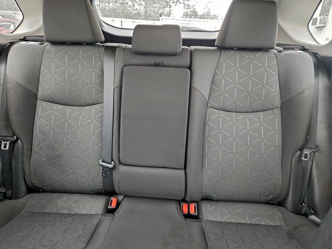 2022 TOYOTA RAV4 XLE photo 19