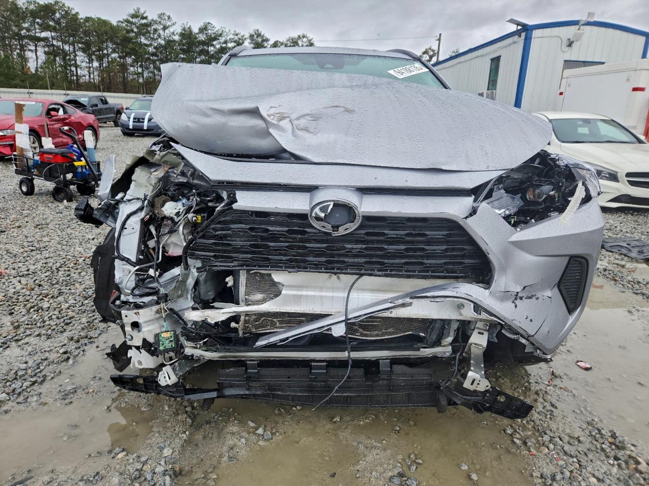 2022 TOYOTA RAV4 XLE photo 9