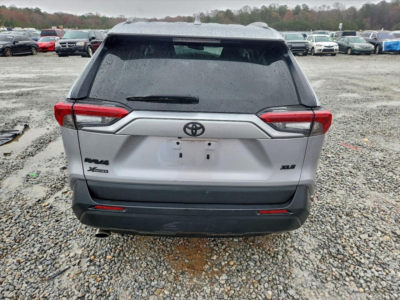 2022 TOYOTA RAV4 XLE photo 11