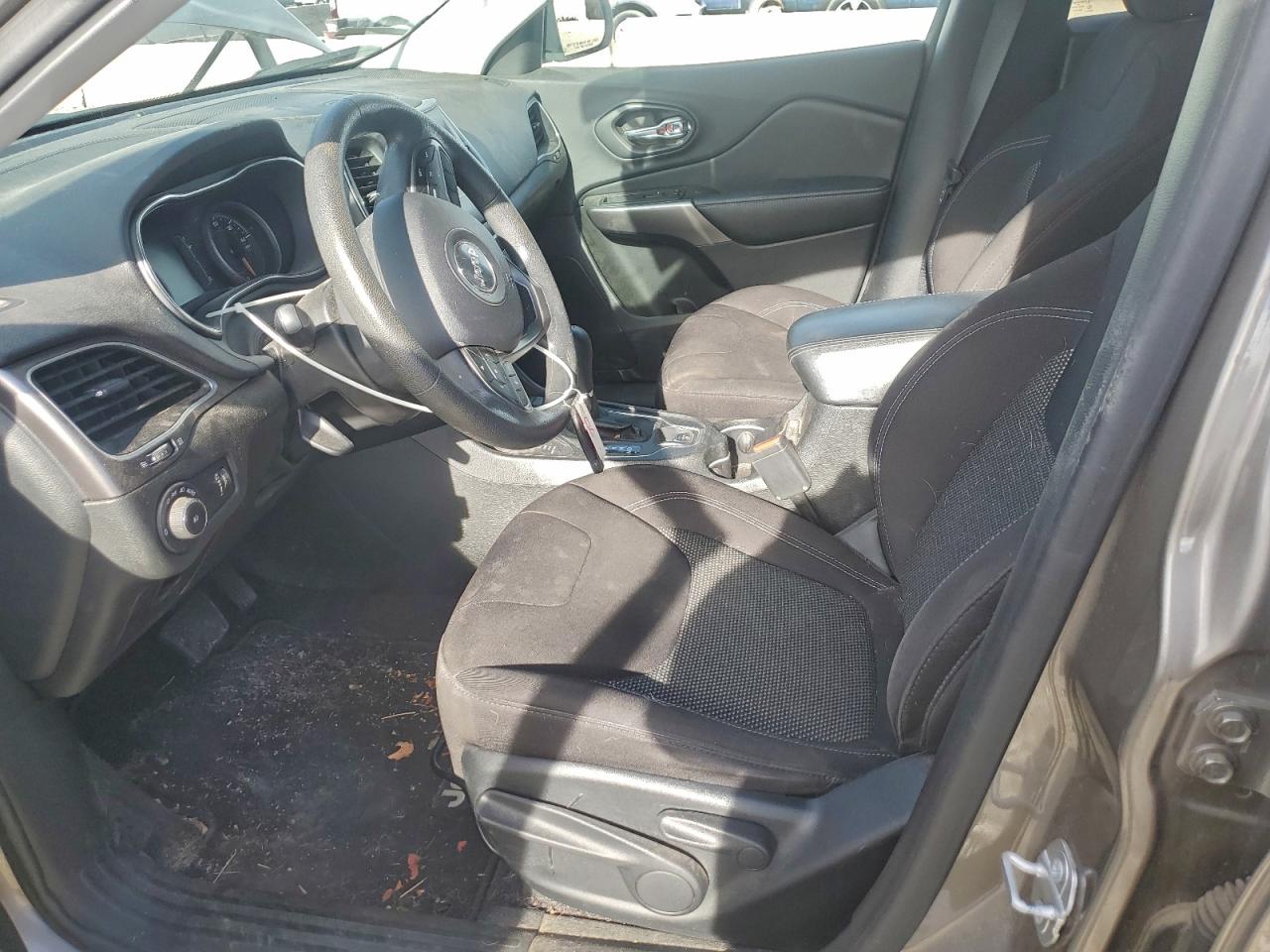 2019 JEEP CHEROKEE LATITUDE photo 7