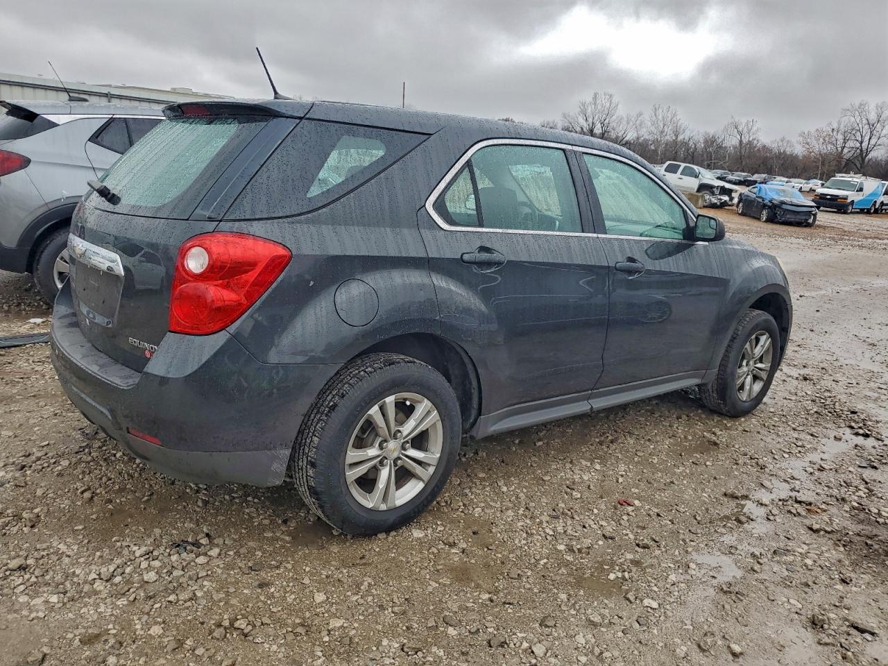 2014 CHEVROLET EQUINOX LS photo 3