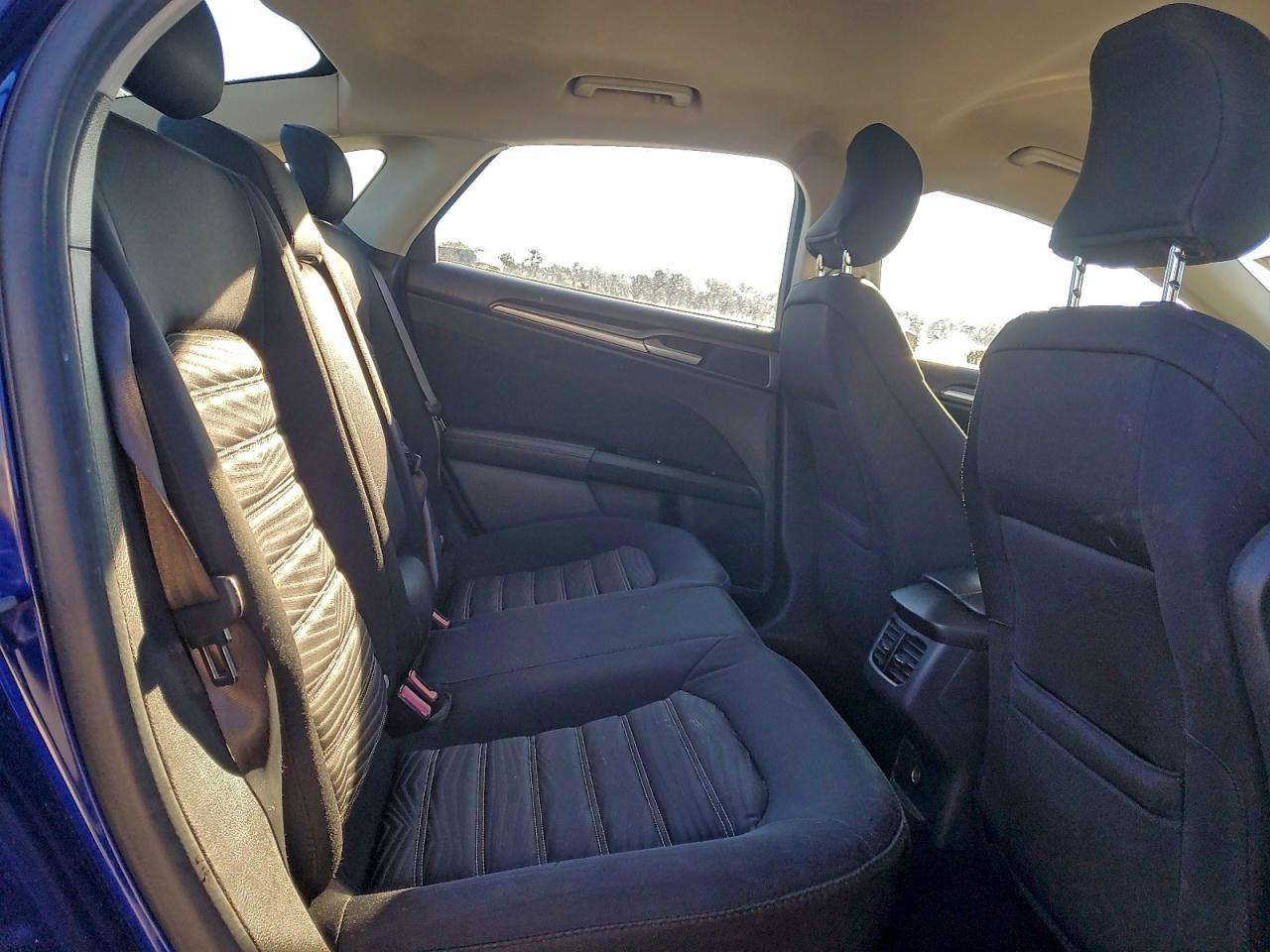 2016 FORD FUSION SE photo 28