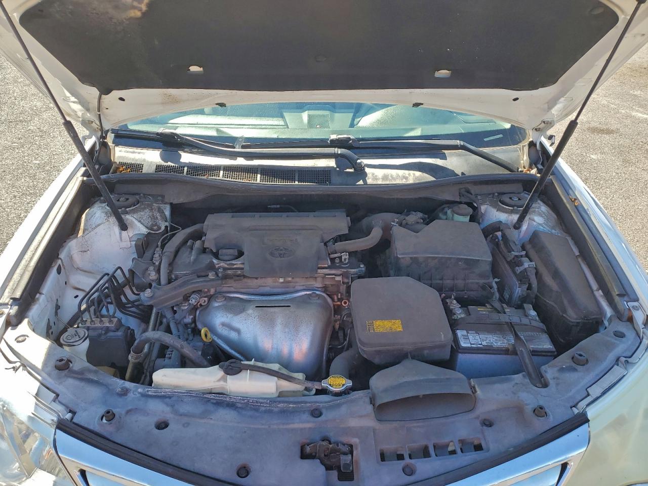 2014 TOYOTA CAMRY L photo 31