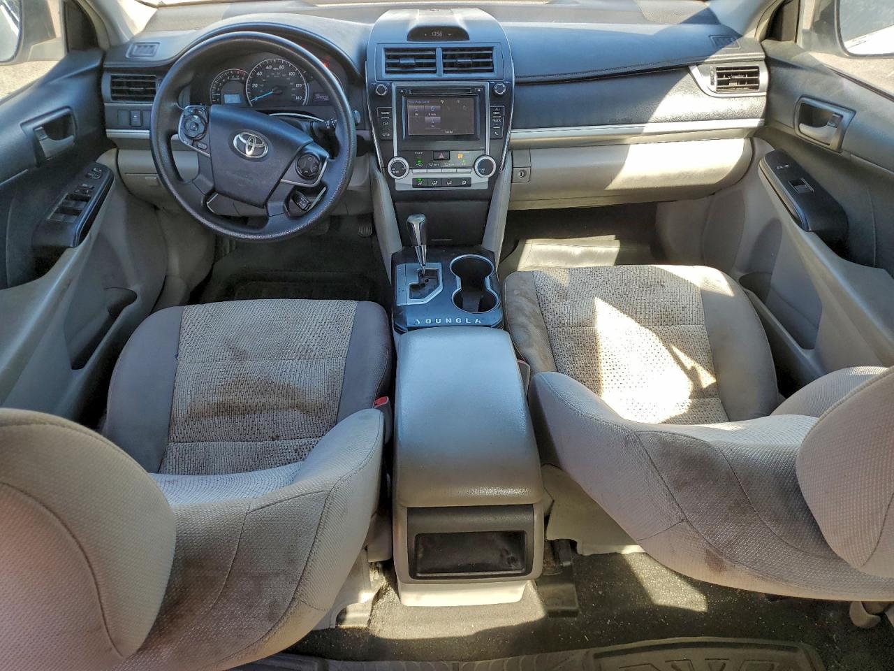 2014 TOYOTA CAMRY L photo 22