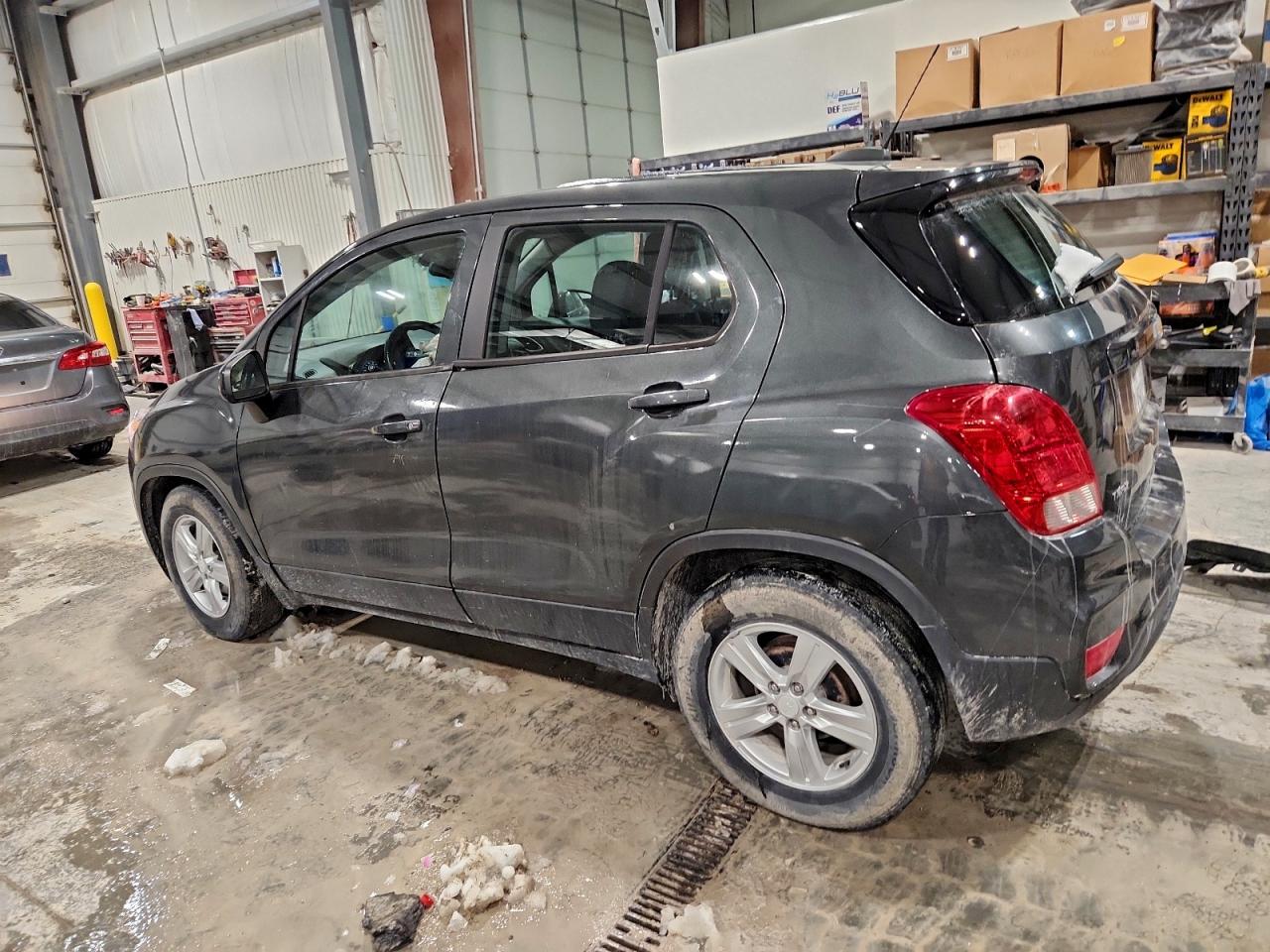 2020 CHEVROLET TRAX LS photo 3