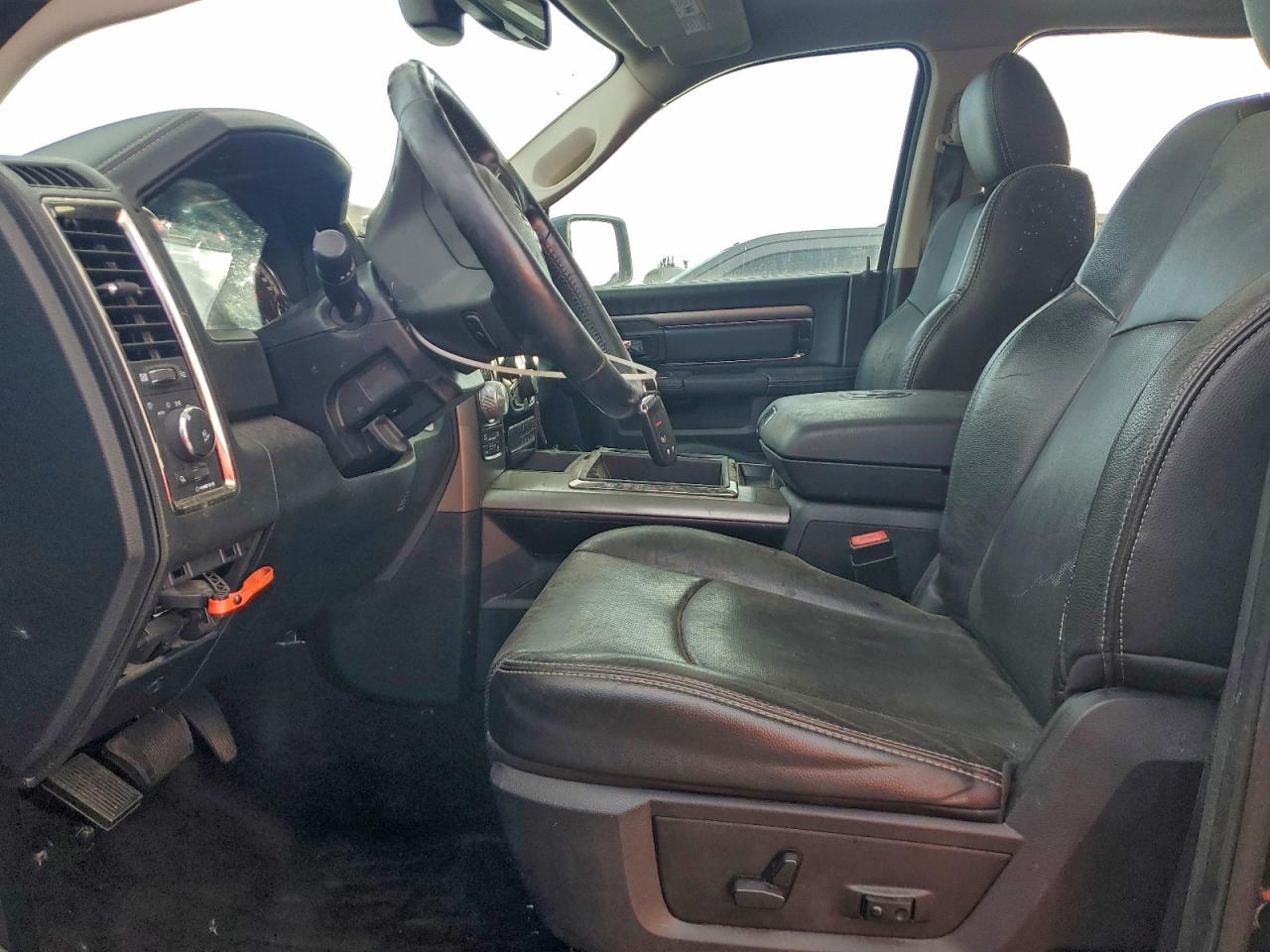 2015 RAM 1500 SPORT photo 19