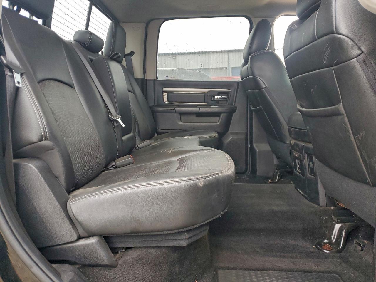 2015 RAM 1500 SPORT photo 28