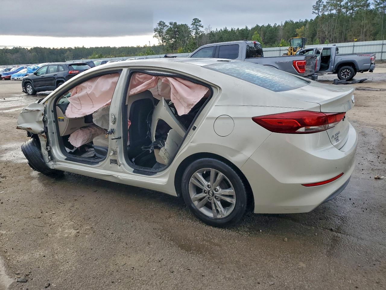 2017 HYUNDAI ELANTRA SE photo 2