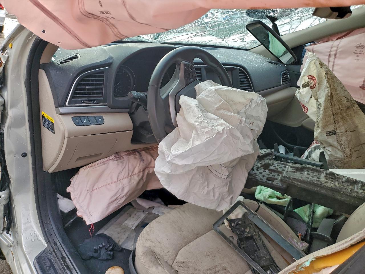 2017 HYUNDAI ELANTRA SE photo 8