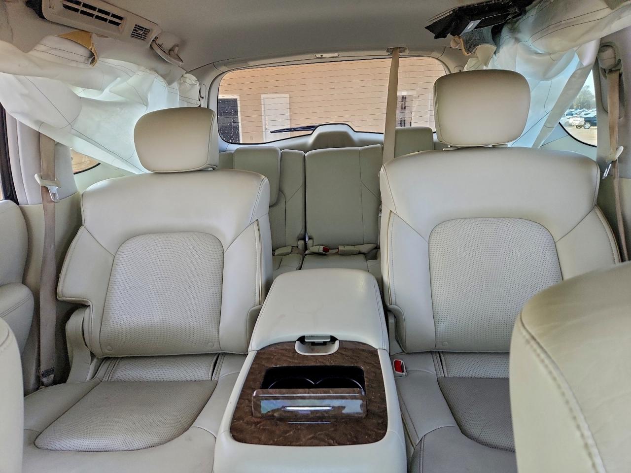 2017 INFINITI QX80 BASE photo 19