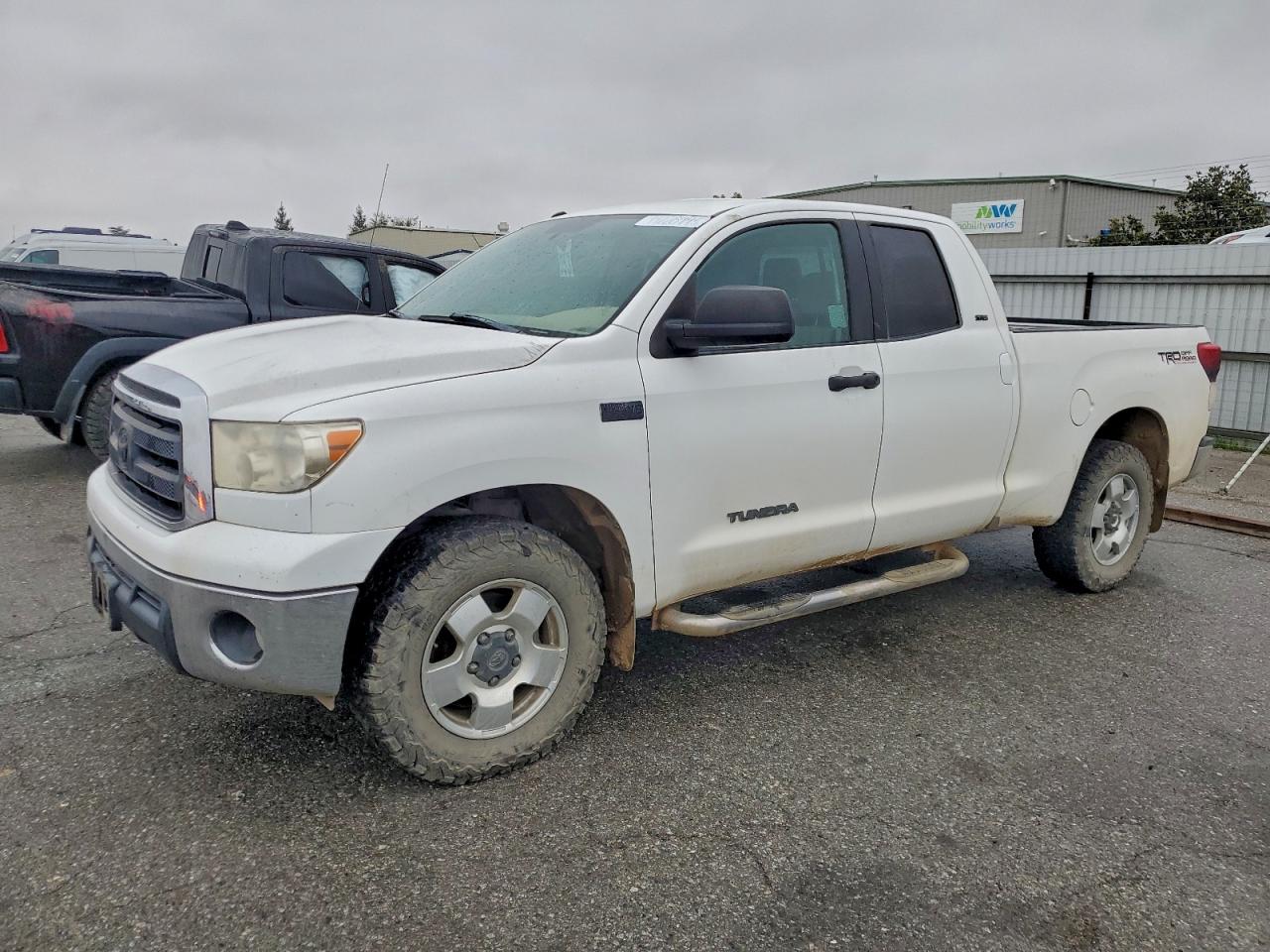 2011 TOYOTA TUNDRA