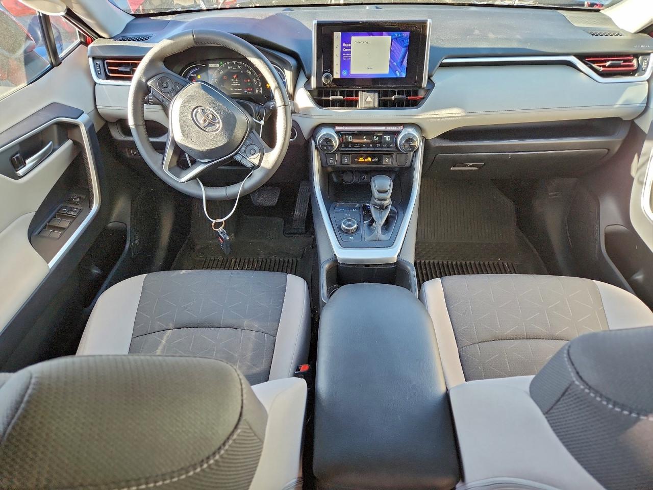 2025 TOYOTA RAV4 XLE photo 8