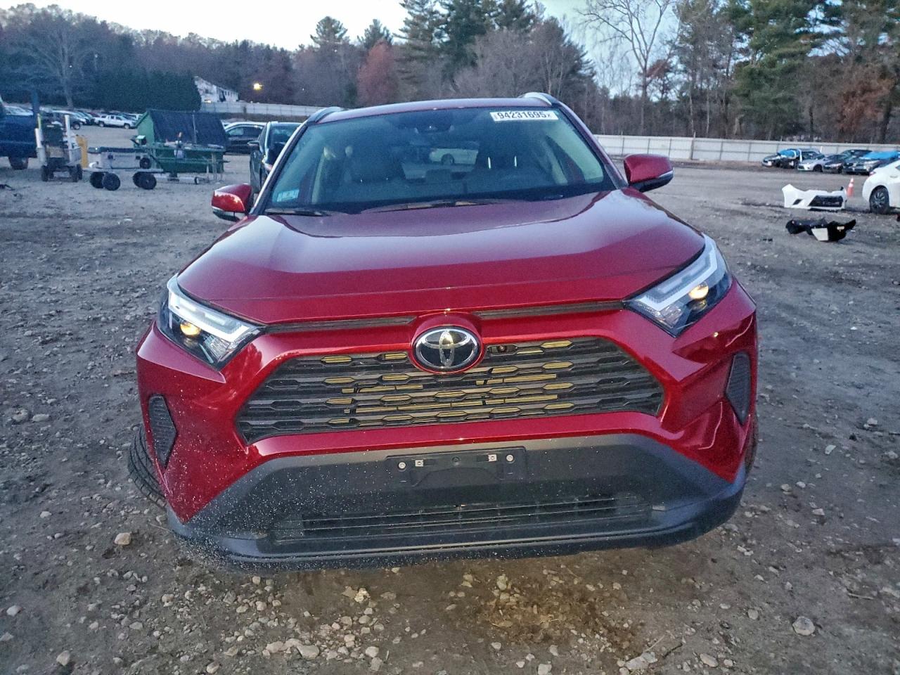 2025 TOYOTA RAV4 XLE photo 5