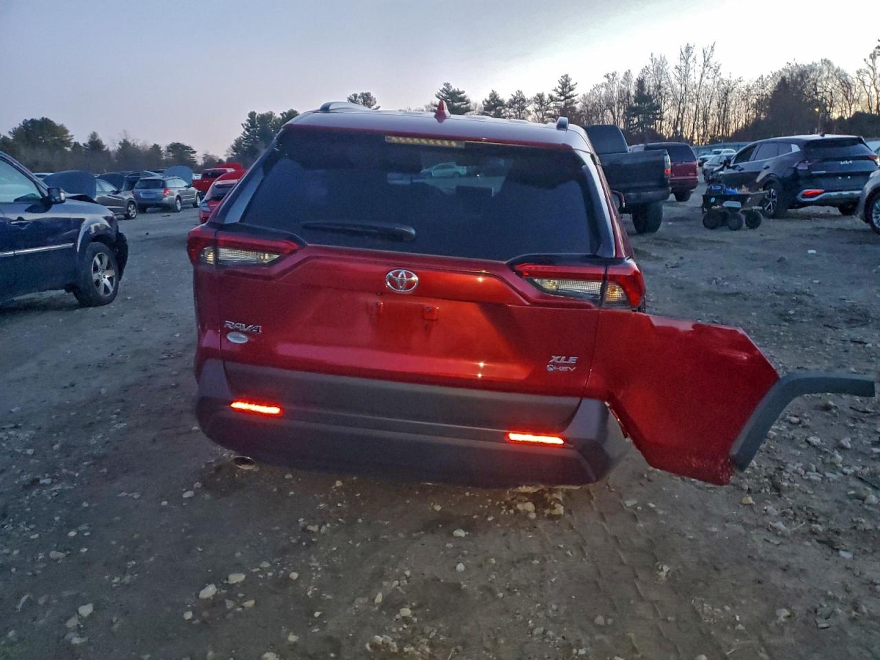 2025 TOYOTA RAV4 XLE photo 6