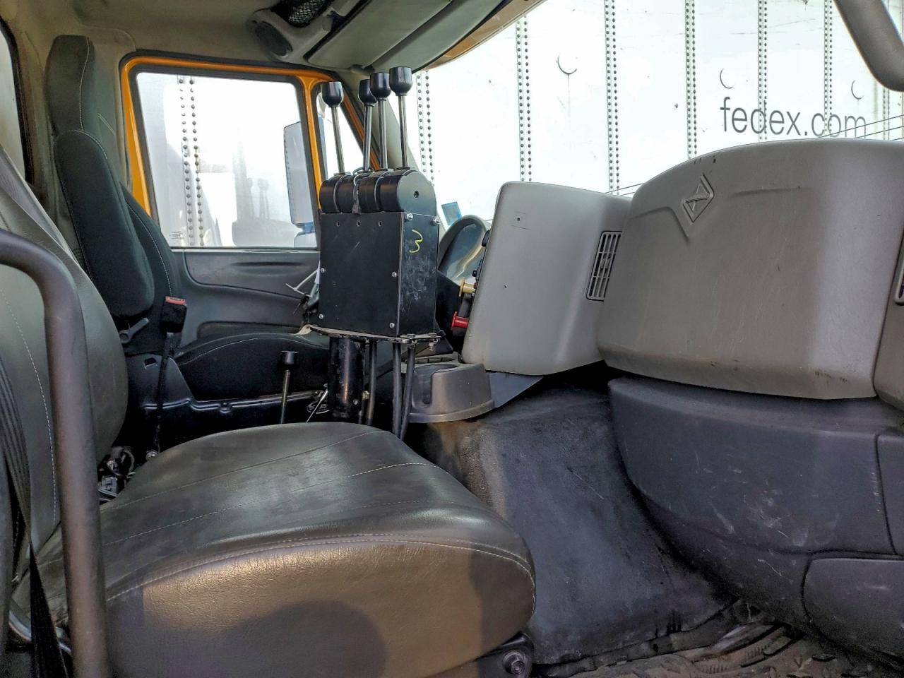 2012 INTERNATIONAL 7600 DUMP TRUCK photo 5