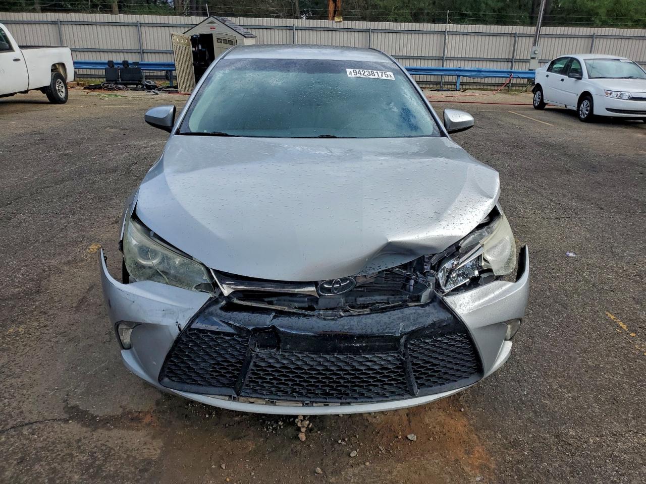 2016 TOYOTA CAMRY SE photo 5