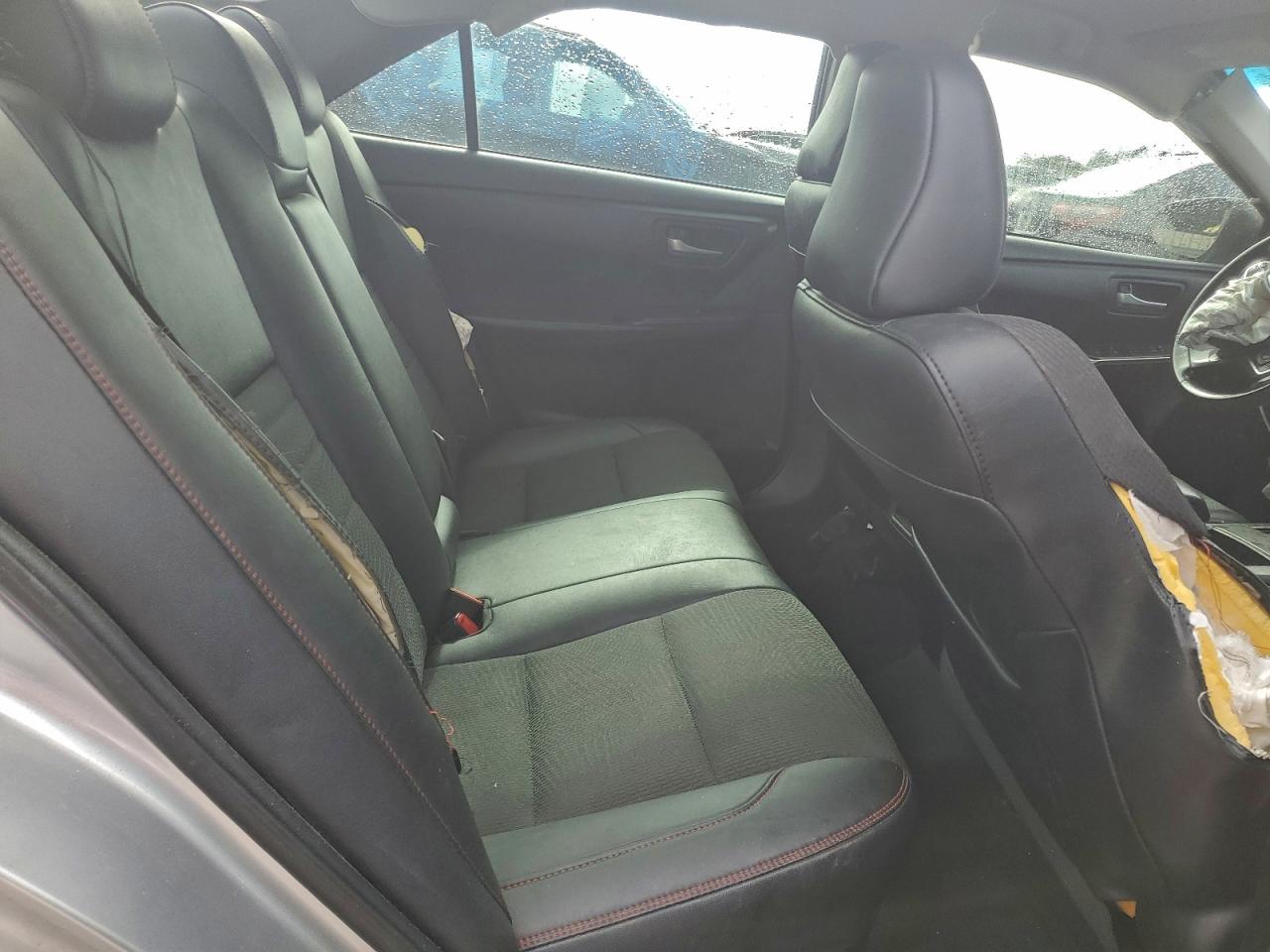 2016 TOYOTA CAMRY SE photo 10