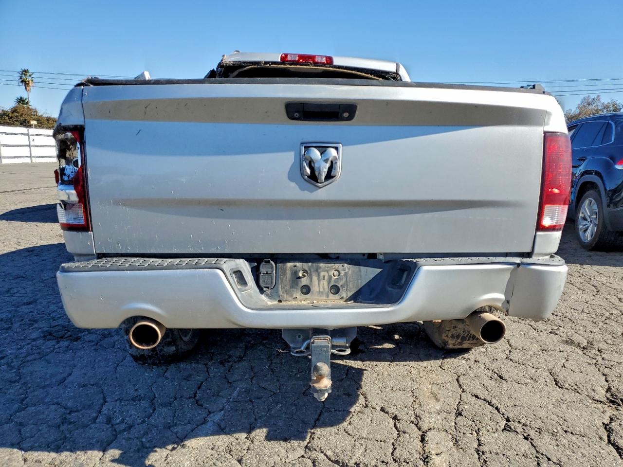 2013 RAM 1500 ST photo 16