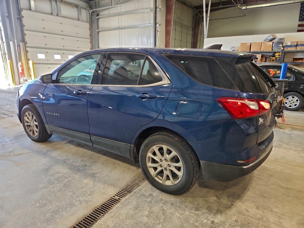 2019 CHEVROLET EQUINOX LT photo 2