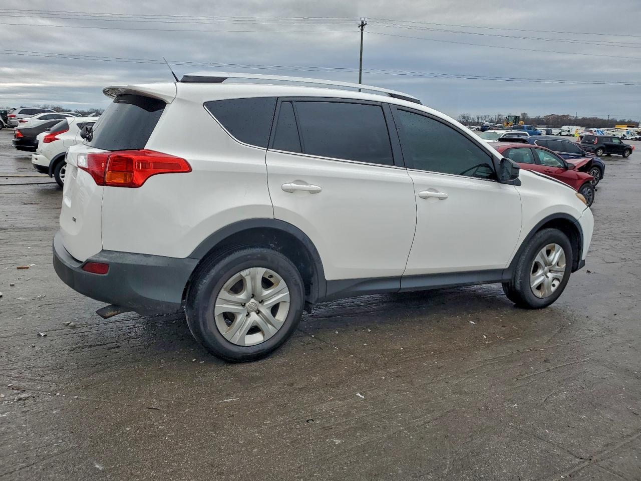 2014 TOYOTA RAV4 LE photo 3