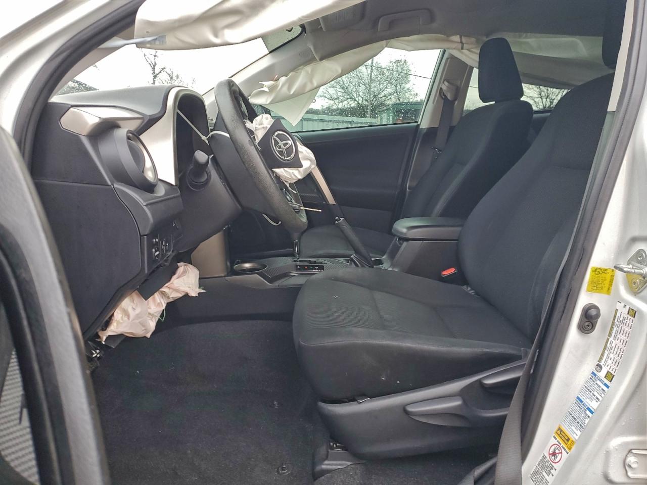 2014 TOYOTA RAV4 LE photo 7