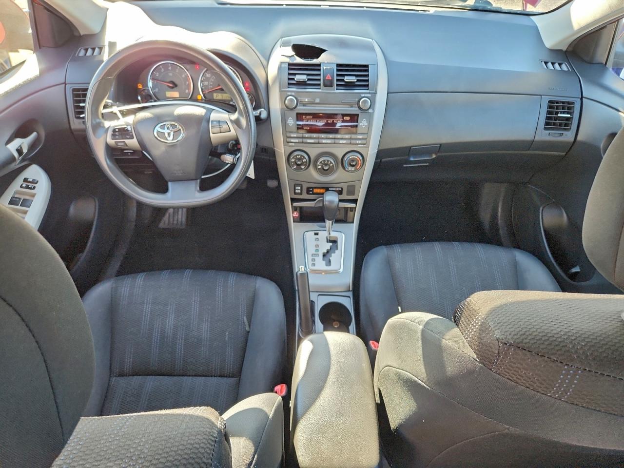 2011 TOYOTA COROLLA photo 8