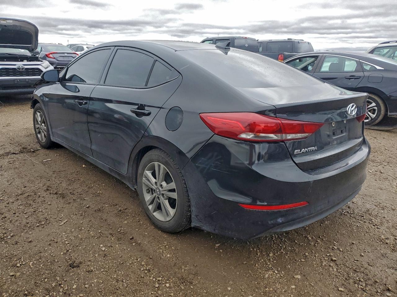2017 HYUNDAI ELANTRA VALUE EDITION photo 2