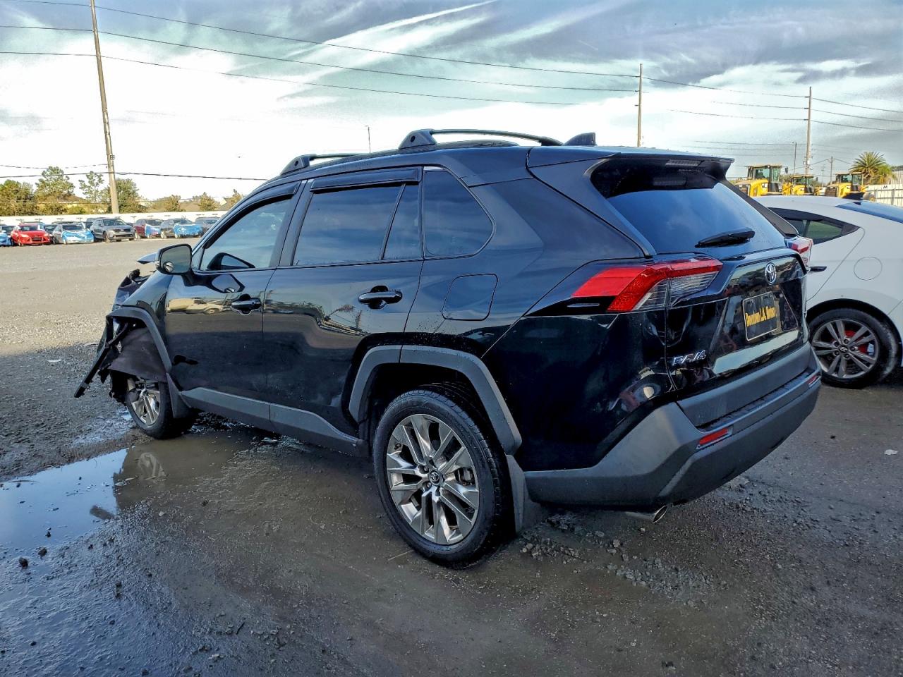 2019 TOYOTA RAV4 XLE PREMIUM photo 2