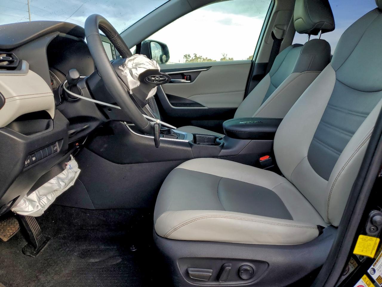 2019 TOYOTA RAV4 XLE PREMIUM photo 7