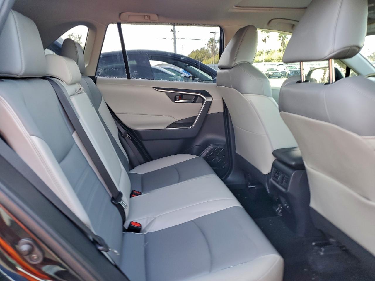 2019 TOYOTA RAV4 XLE PREMIUM photo 11