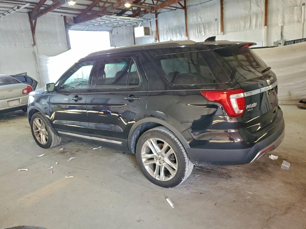2016 FORD EXPLORER XLT photo 3