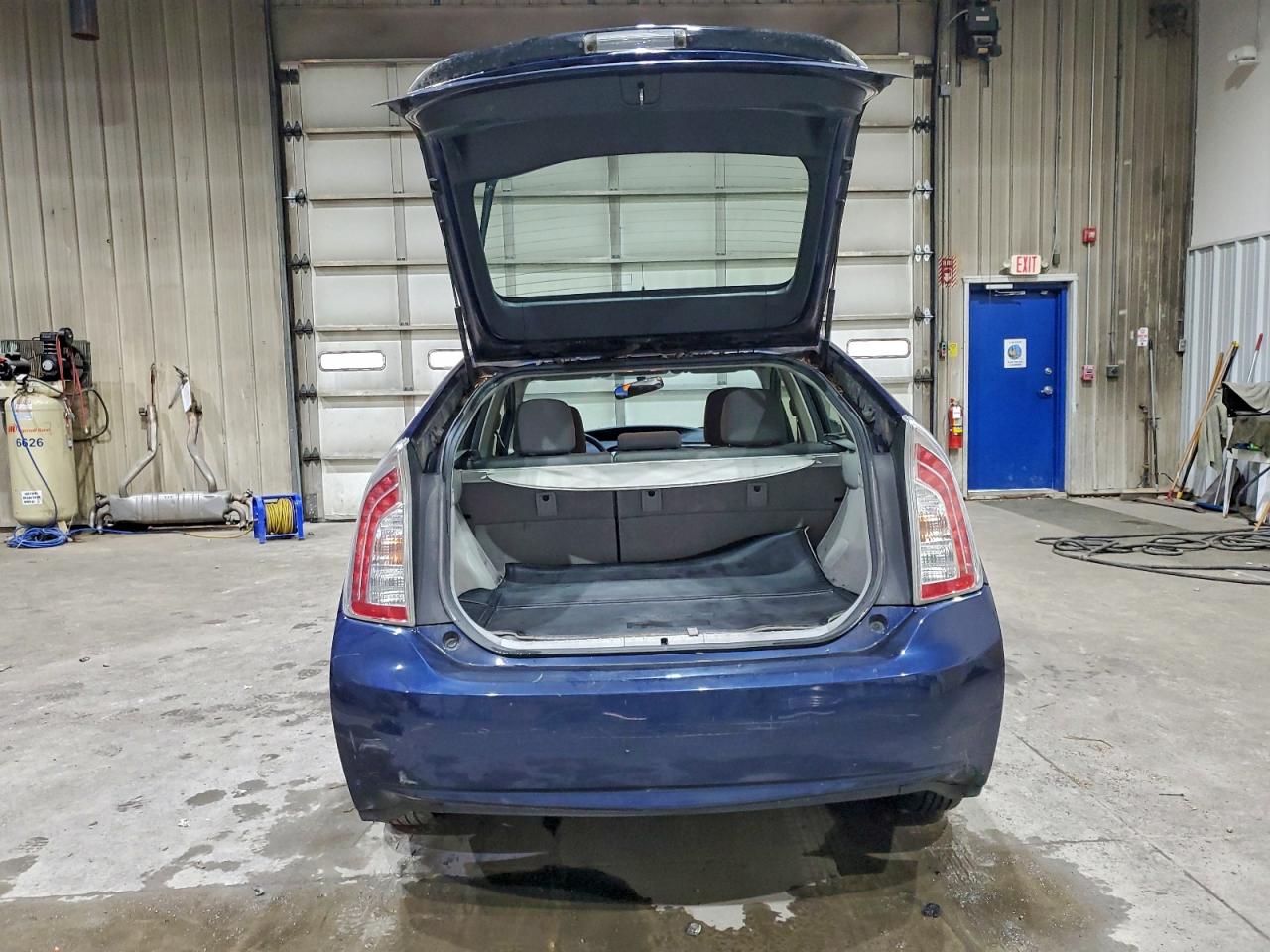 2012 TOYOTA PRIUS TWO photo 11