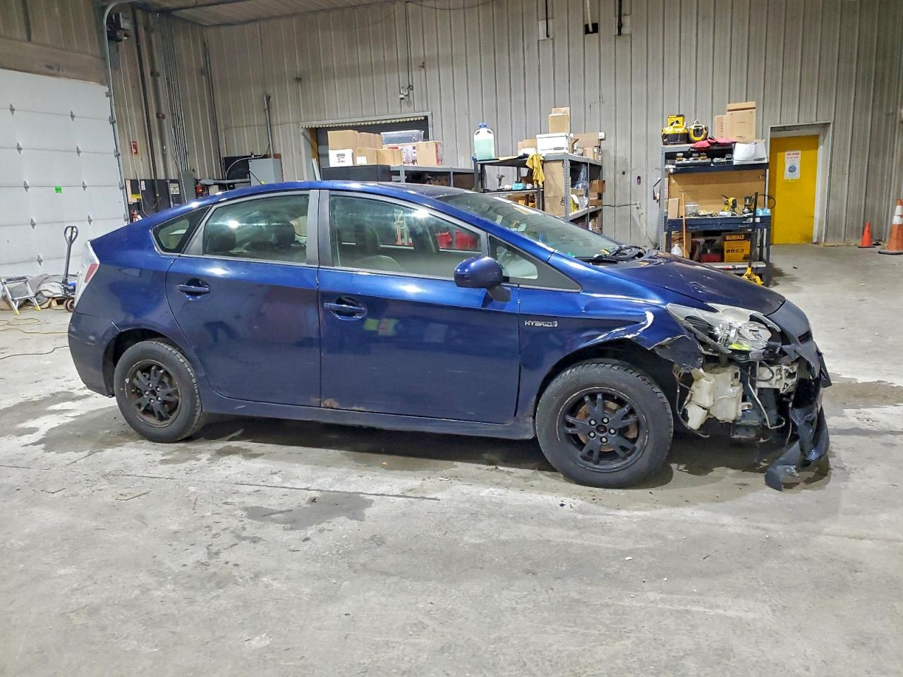 2012 TOYOTA PRIUS TWO photo 7
