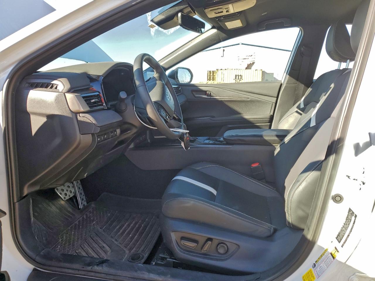 2025 TOYOTA CAMRY SE photo 19