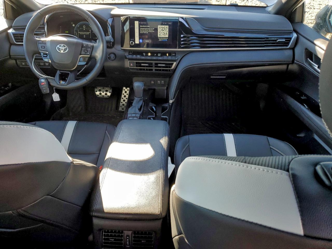 2025 TOYOTA CAMRY SE photo 22