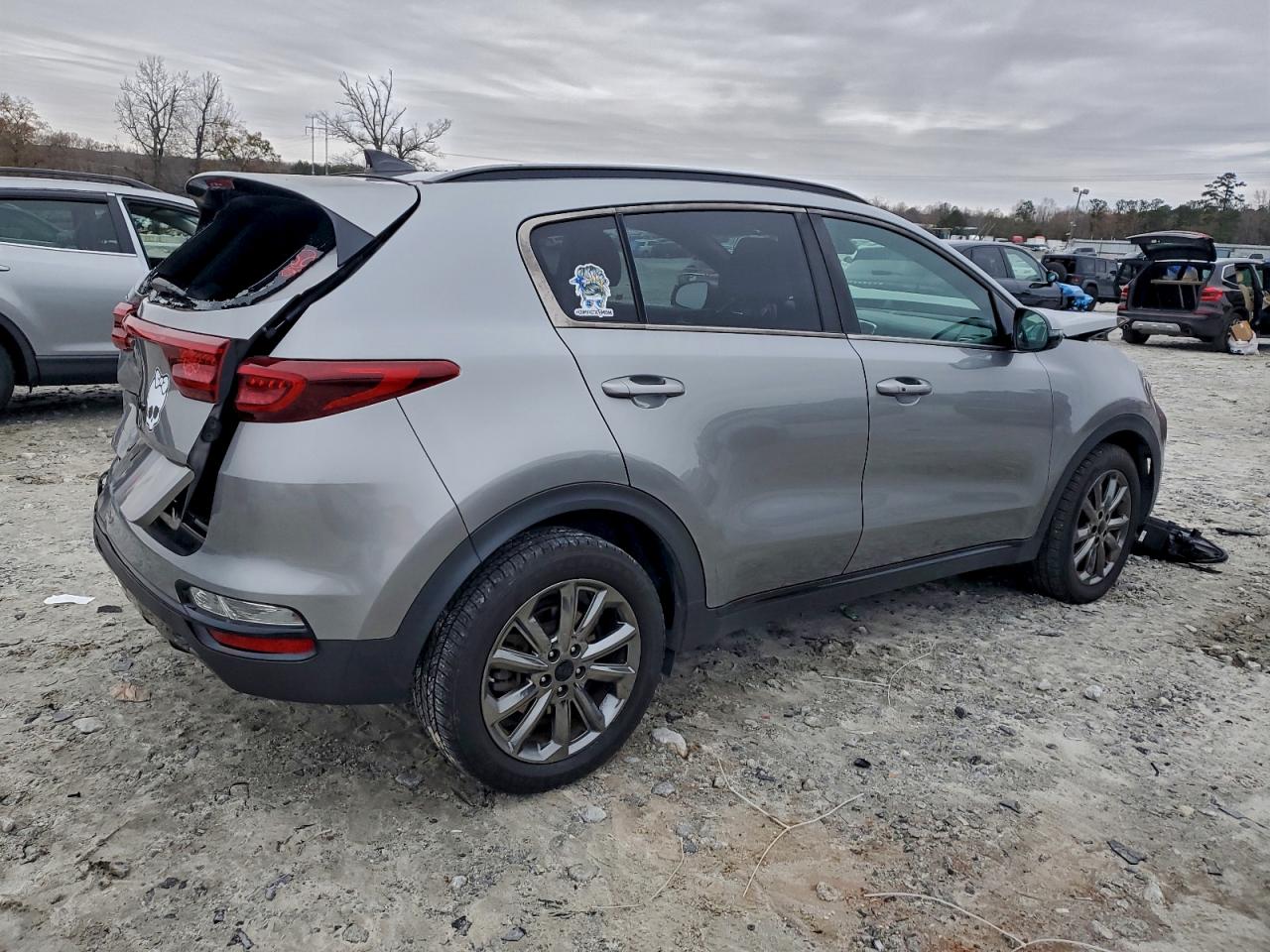 2021 KIA SPORTAGE S photo 3