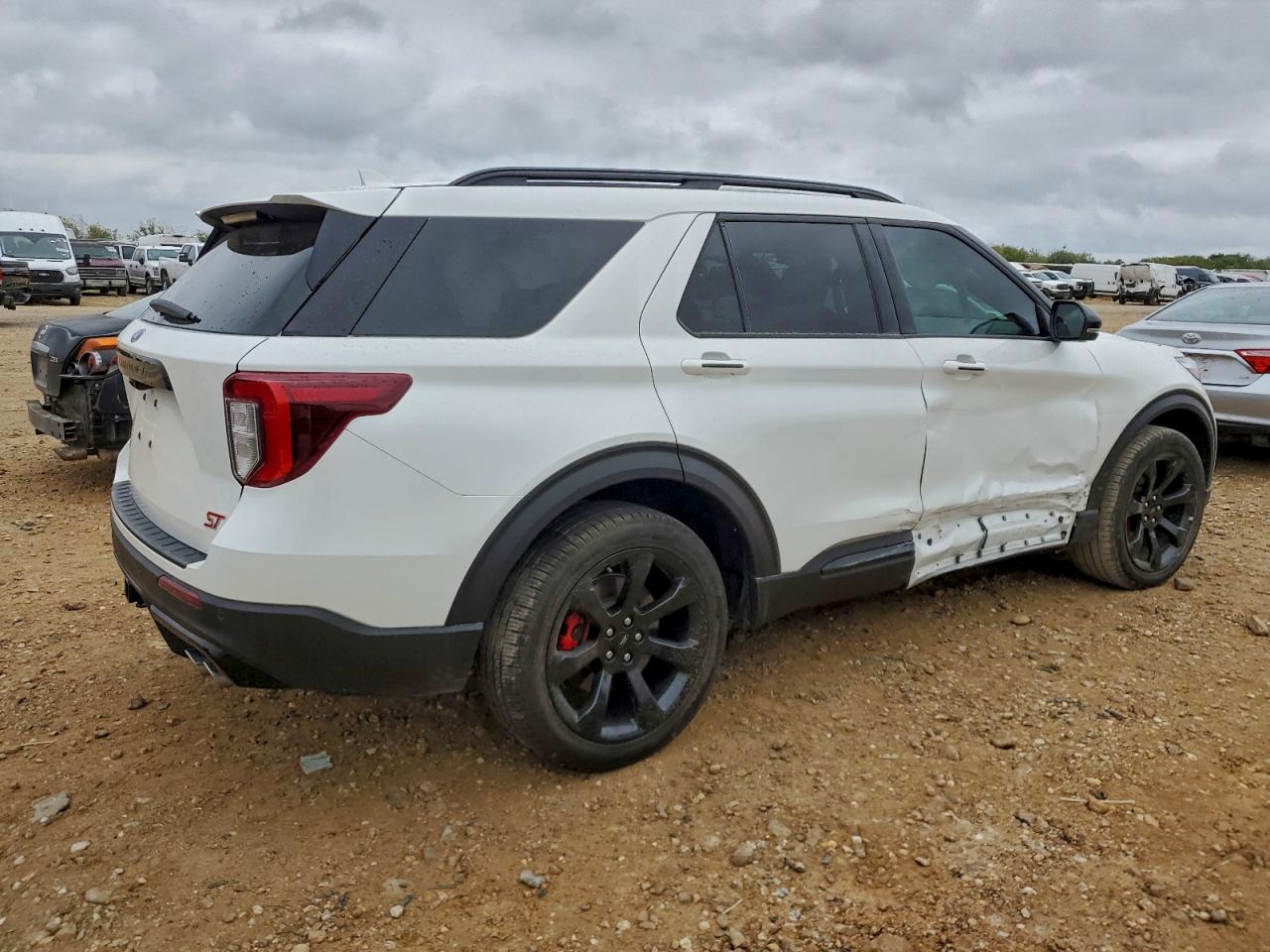 2023 FORD EXPLORER ST photo 5