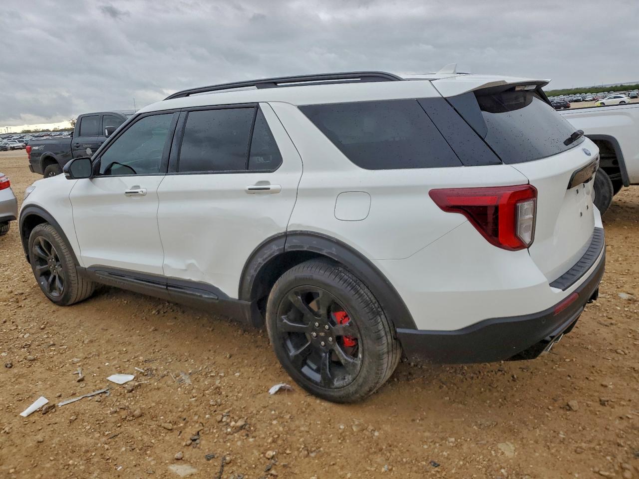 2023 FORD EXPLORER ST photo 3