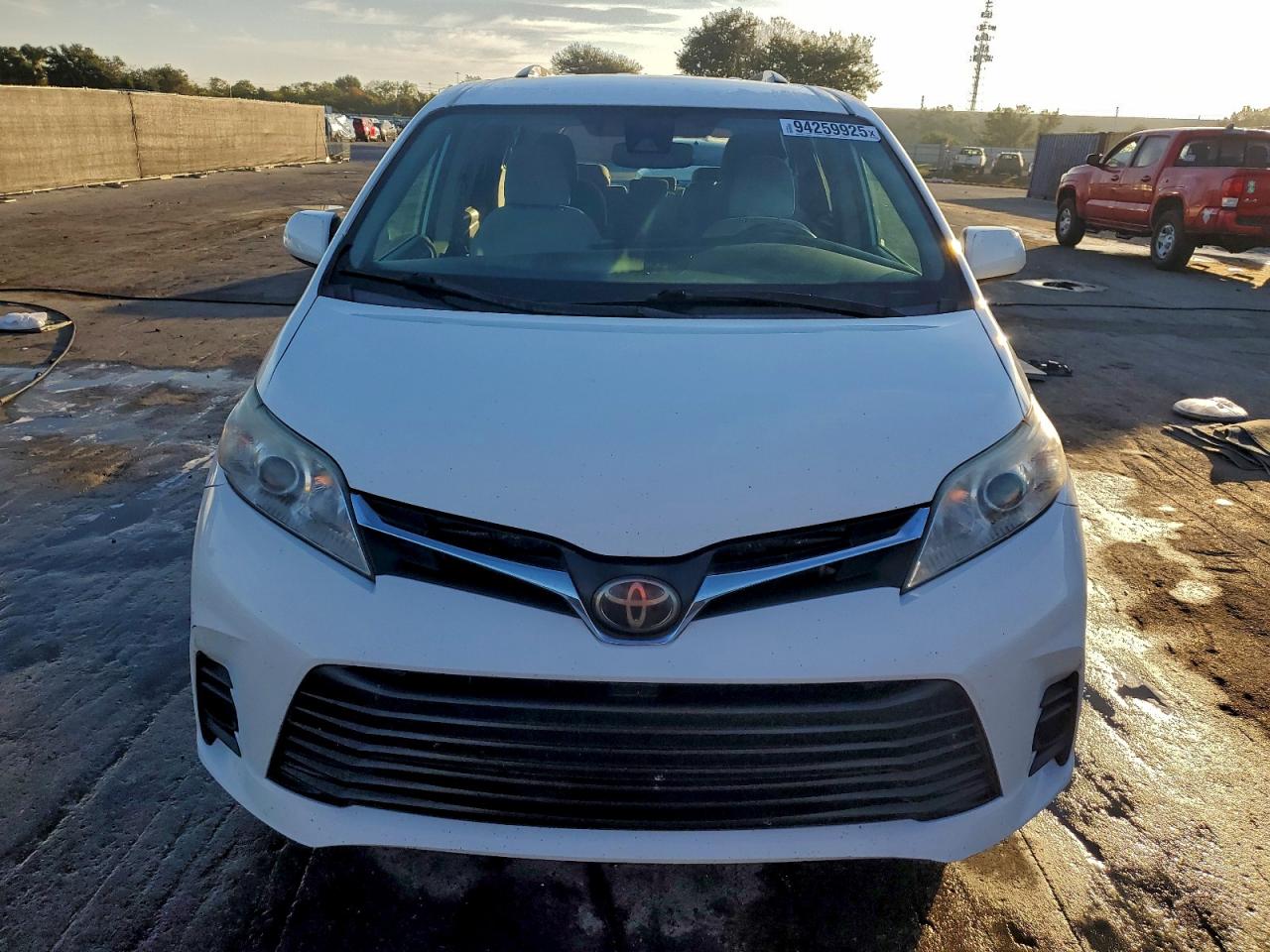 2020 TOYOTA SIENNA LE 8-PASSENGER photo 9