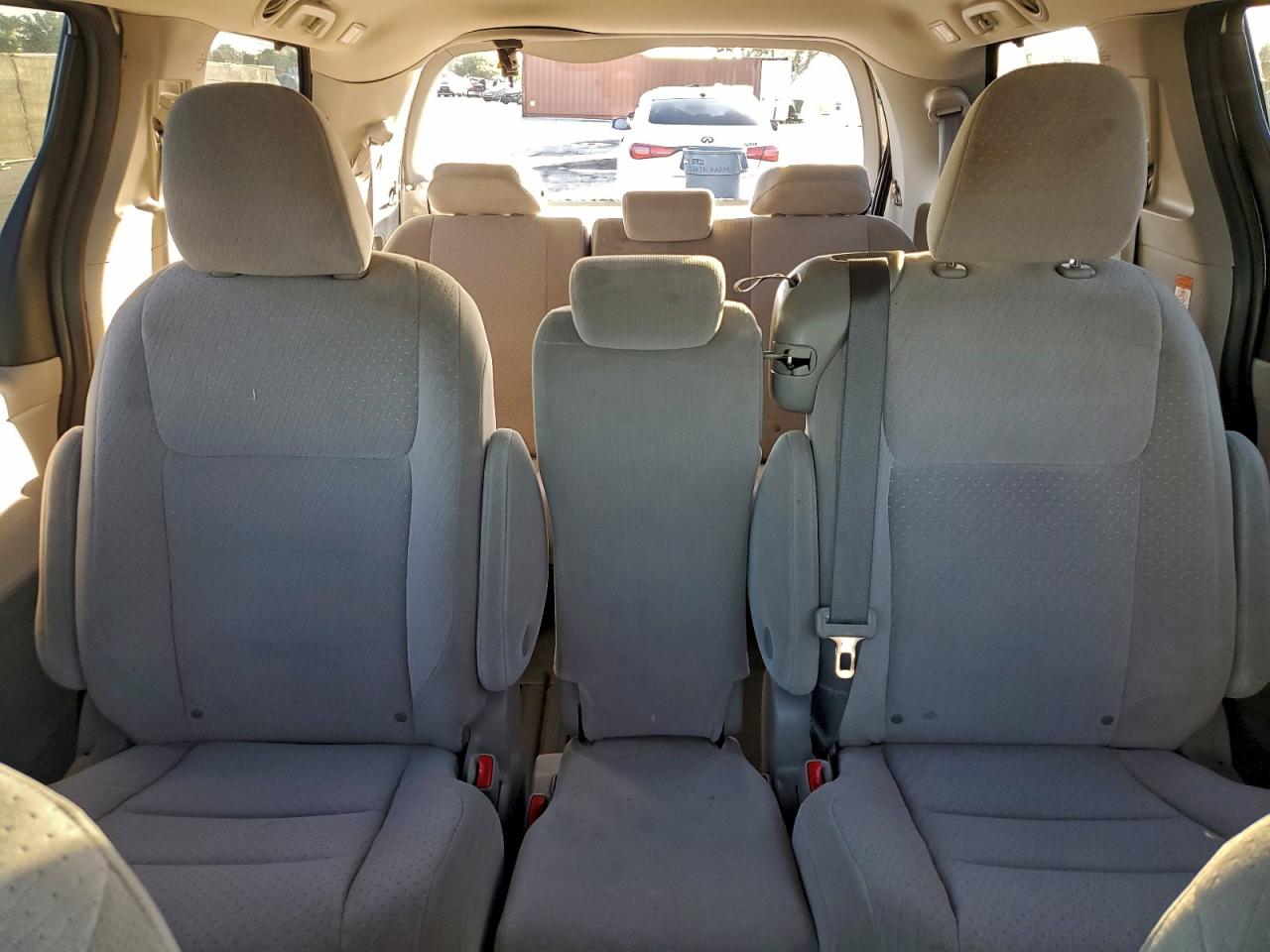 2020 TOYOTA SIENNA LE 8-PASSENGER photo 19